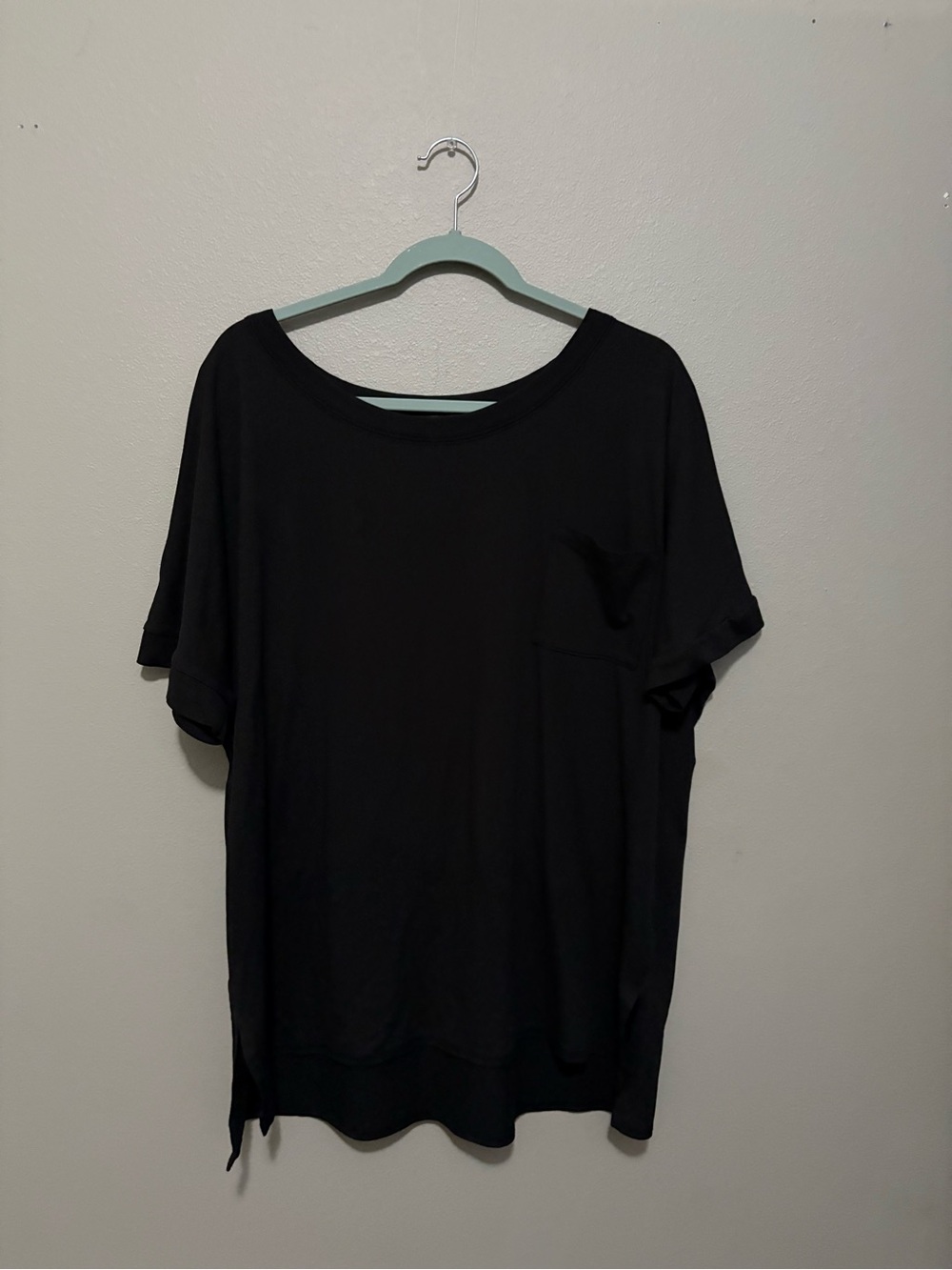 Relaxed Black Short-Sleeve Pocket Blouse